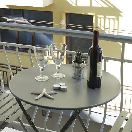 Victoria Sq., A Cozy And Stylish Apartment Athene Buitenkant foto